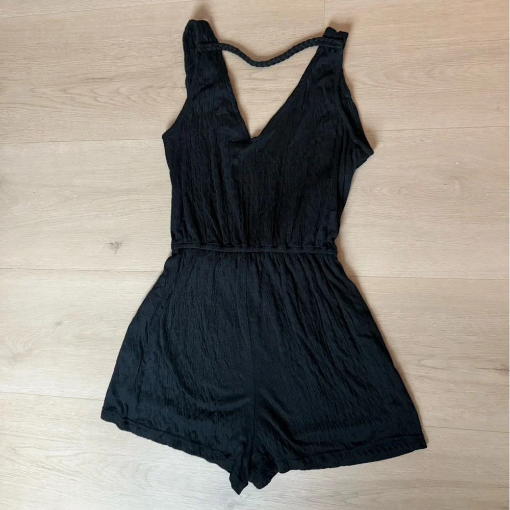 Universal Thread Black Textured Romper - Picture 2 of 3